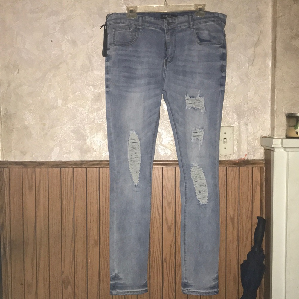 Light blue gsquared distressed jeans (38 x 32)